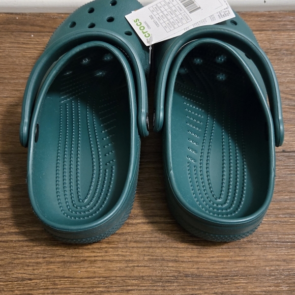 NWT Classic Crocs Green Women's 9 Men's 7 - Picture 4 of 5
